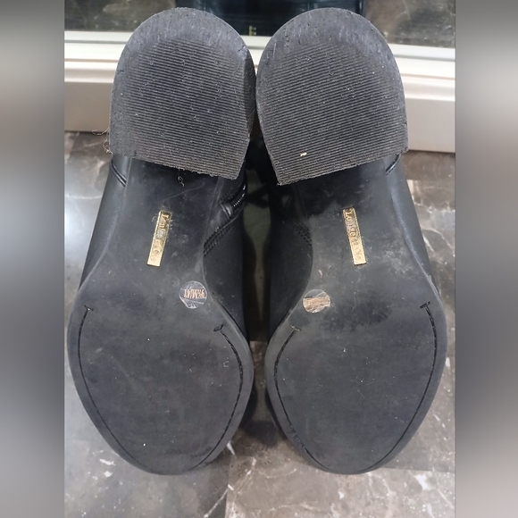 Louise et Cie Black Leather Ankle Booties with Block Heel and Gold Accent - Picture 14 of 16